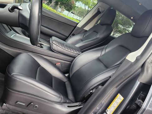 Used 2022 Tesla Model Y Long Range AWD/4WD image 16