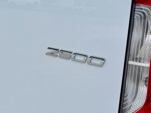 Used 2025 Mercedes-Benz Sprinter 2500 image 35
