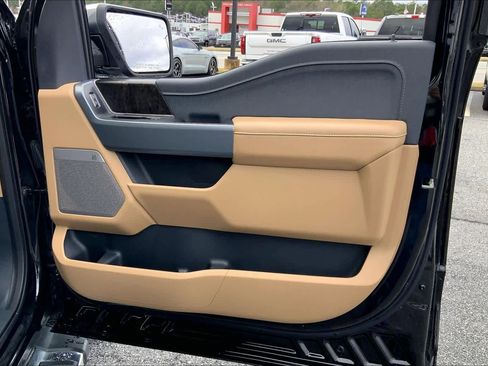 Used 2023 Ford F150 Lariat w/ Trailer Tow Package image 21