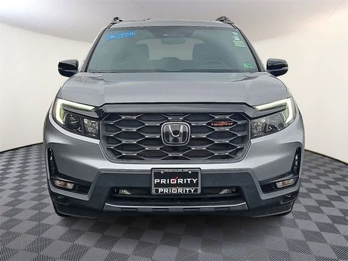 Used 2023 Honda Passport TrailSport image 2