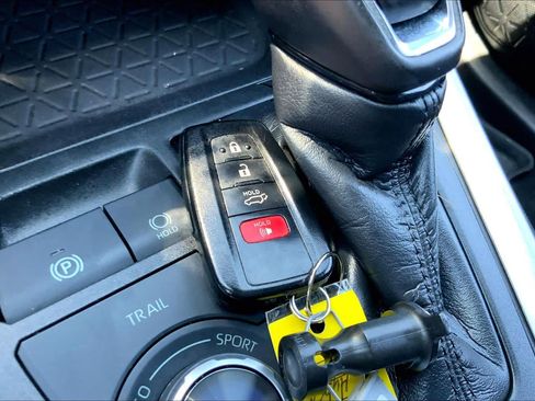 Used 2021 Toyota RAV4 XSE w/ XSE Grade Weather Package AWD/4WD image 15