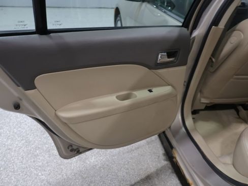 Used 2006 Ford Fusion SEL FWD image 23