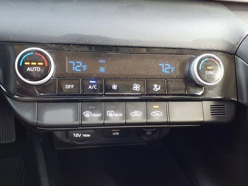 Used 2022 Hyundai Elantra SEL FWD image 30