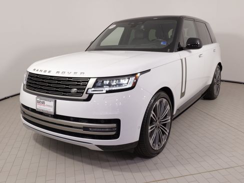 Used 2024 Land Rover Range Rover SE AWD/4WD image 4