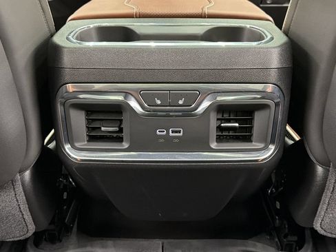 Used 2026 GMC Sierra 3500 Denali Ultimate w/ LPO, Black Badging Package AWD/4WD image 43
