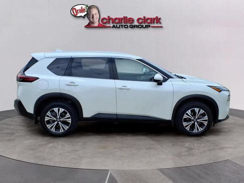 Used 2021 Nissan Rogue SV w/ Premium Package FWD image 6