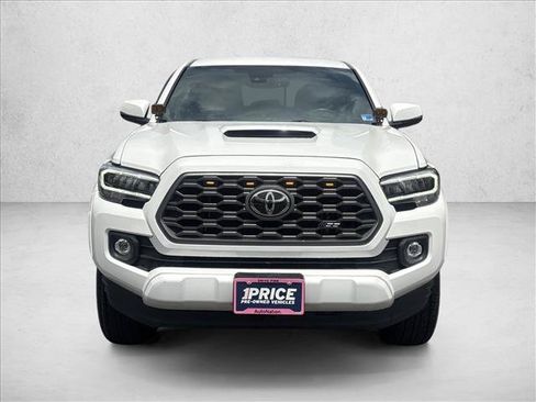 Used 2020 Toyota Tacoma TRD Sport AWD/4WD image 2