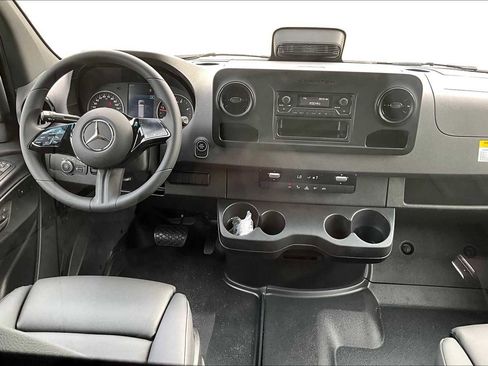 New 2025 Mercedes-Benz Sprinter 2500 image 8