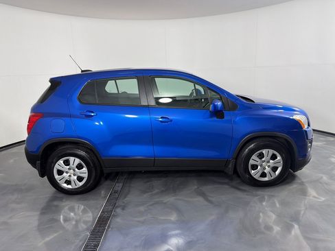 Used 2016 Chevrolet Trax LS w/ LPO, Protection Package FWD image 4