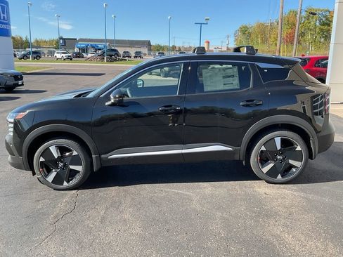 New 2026 Nissan Kicks SR w/ Cold Weather Package image 8