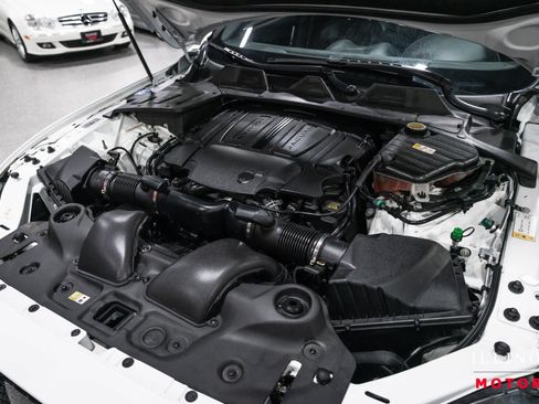 Used 2017 Jaguar XJ R RWD image 38