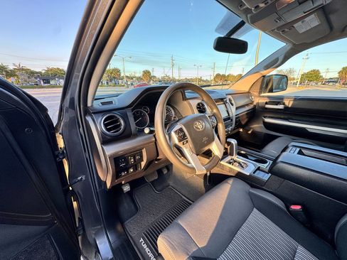 Used 2016 Toyota Tundra SR5 w/ SR5 Upgrade Package image 11
