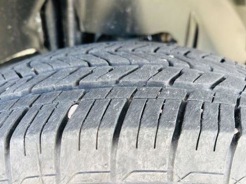 Used 2024 Jeep Gladiator Sport image 39