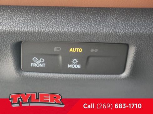 Used 2025 Volkswagen Tiguan SEL R-Line AWD/4WD image 25