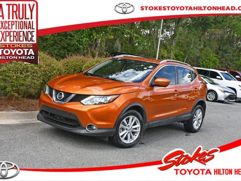 Used 2017 Nissan Rogue Sport SV w/ SV Premium Package FWD image 1