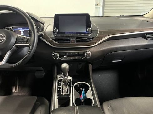 Used 2024 Nissan Altima 2.5 SV FWD image 20
