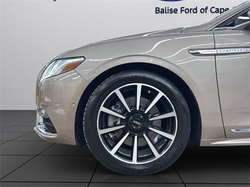 Used 2020 Lincoln Continental Reserve image 22