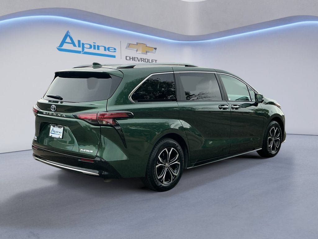 Used 2025 Toyota Sienna Platinum AWD/4WD image 5