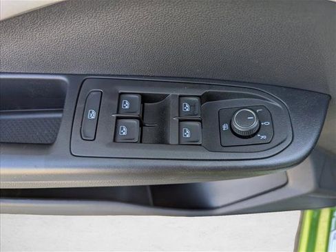 New 2026 Volkswagen Taos SE AWD/4WD image 10