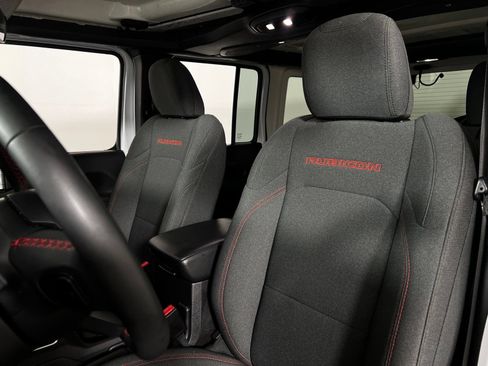 Used 2025 Jeep Wrangler Unlimited Rubicon AWD/4WD image 13