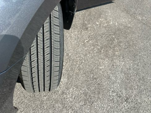 Used 2020 Nissan Versa S image 16