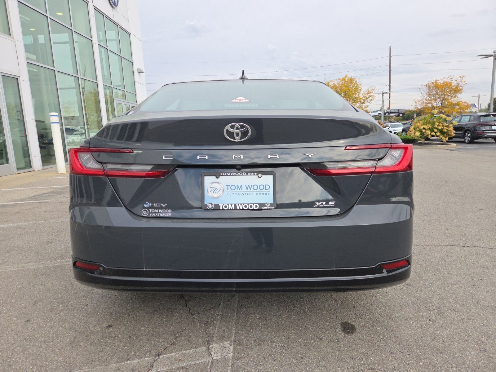 Used 2025 Toyota Camry XLE FWD image 6