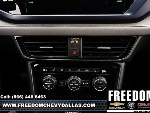 Used 2024 Volkswagen Taos SE FWD image 17