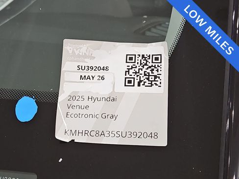 Used 2025 Hyundai Venue SEL FWD image 25