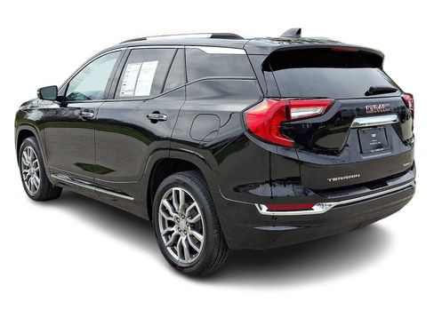 Used 2023 GMC Terrain Denali w/ Denali Premium Package image 3