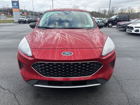 Certified 2022 Ford Escape SE w/ Cold Weather Package image 2