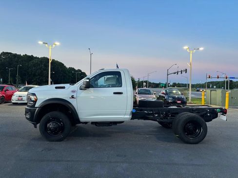 New 2024 RAM 5500 Tradesman w/ Safety Group AWD/4WD image 2
