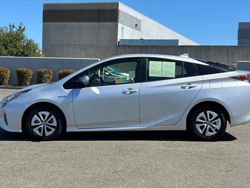 Certified 2017 Toyota Prius Two w/ Prius Two Safety Plus Package FWD image 9