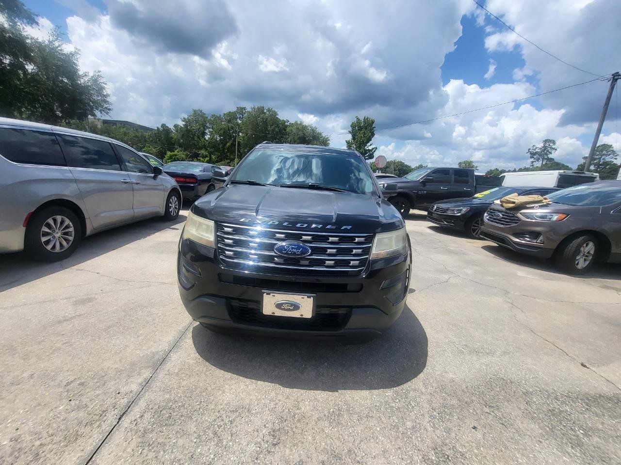 Used 2017 Ford Explorer FWD image 4