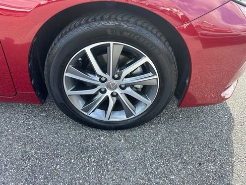 Used 2017 Lexus ES 300h image 4