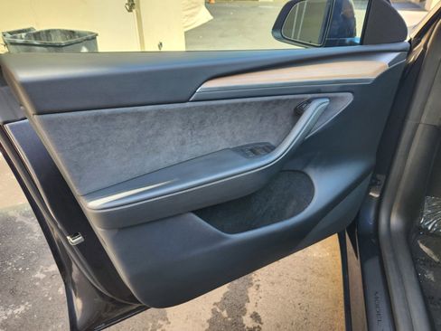 Used 2024 Tesla Model Y Long Range image 44