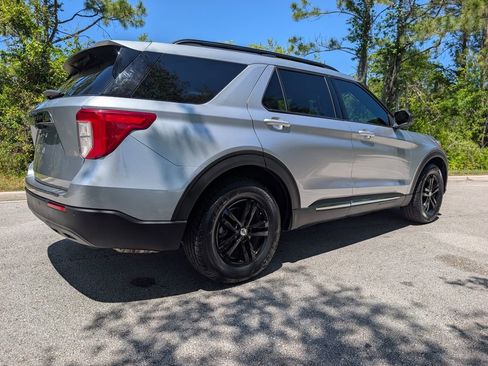 Used 2022 Ford Explorer XLT RWD image 9