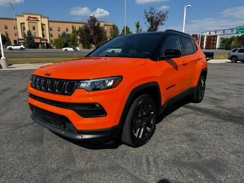 Used 2026 Jeep Compass Limited AWD/4WD image 2