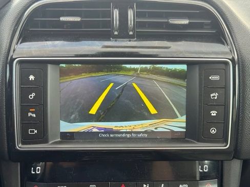 Used 2018 Jaguar F-PACE Prestige AWD/4WD image 31