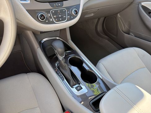 Used 2025 Chevrolet Malibu LT image 11