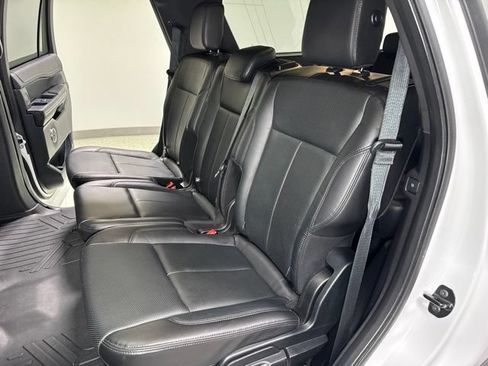 Used 2018 Ford Expedition XLT w/ Equipment Group 202A AWD/4WD image 28