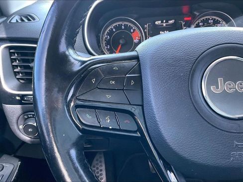 Used 2020 Jeep Cherokee Latitude Plus image 10