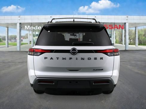 New 2026 Nissan Pathfinder Platinum FWD image 4