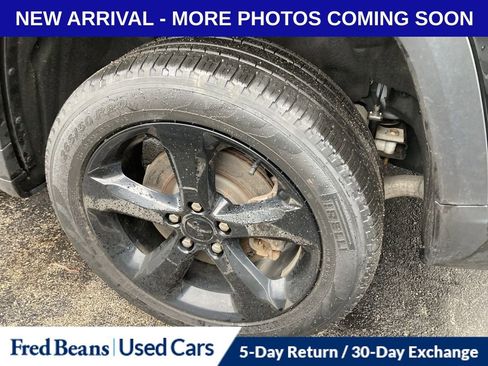 Used 2022 Jeep Grand Cherokee L Limited w/ Black Appearance Package image 7