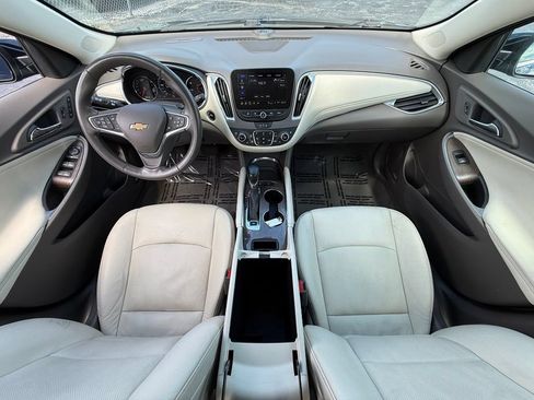Used 2024 Chevrolet Malibu LT FWD image 16