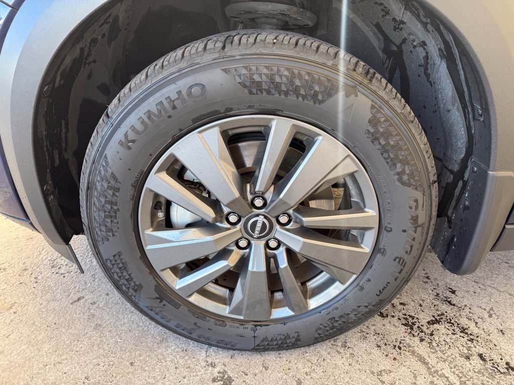 Used 2024 Nissan Pathfinder SV AWD/4WD image 4