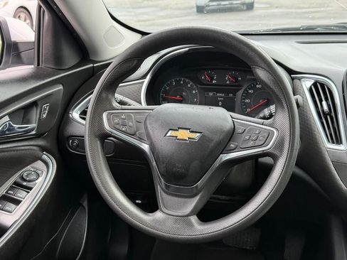 Used 2021 Chevrolet Malibu LT FWD image 11