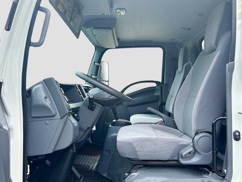 Used 2019 Isuzu NQR RWD image 28