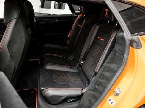 Used 2023 Lamborghini Urus Performante AWD/4WD image 41