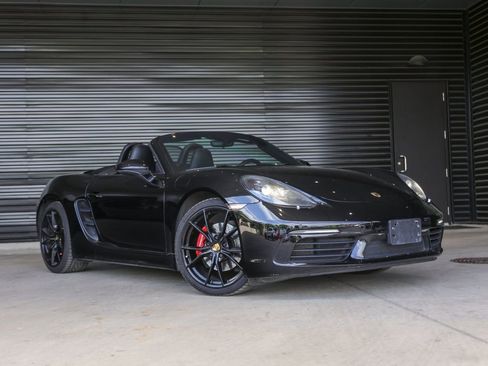 Certified 2017 Porsche 718 Boxster RWD image 9