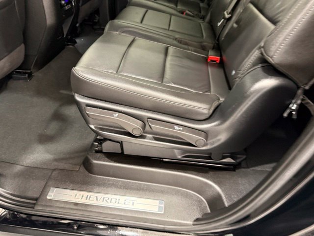 Used 2025 Chevrolet Suburban Z71 AWD/4WD image 20